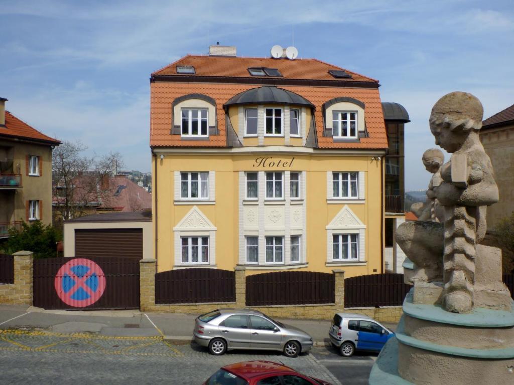 Hotel Garni Rambousek Прага Екстериор снимка