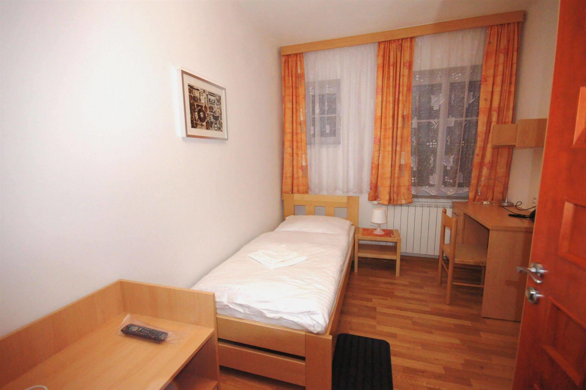 Hotel Garni Rambousek Прага Екстериор снимка