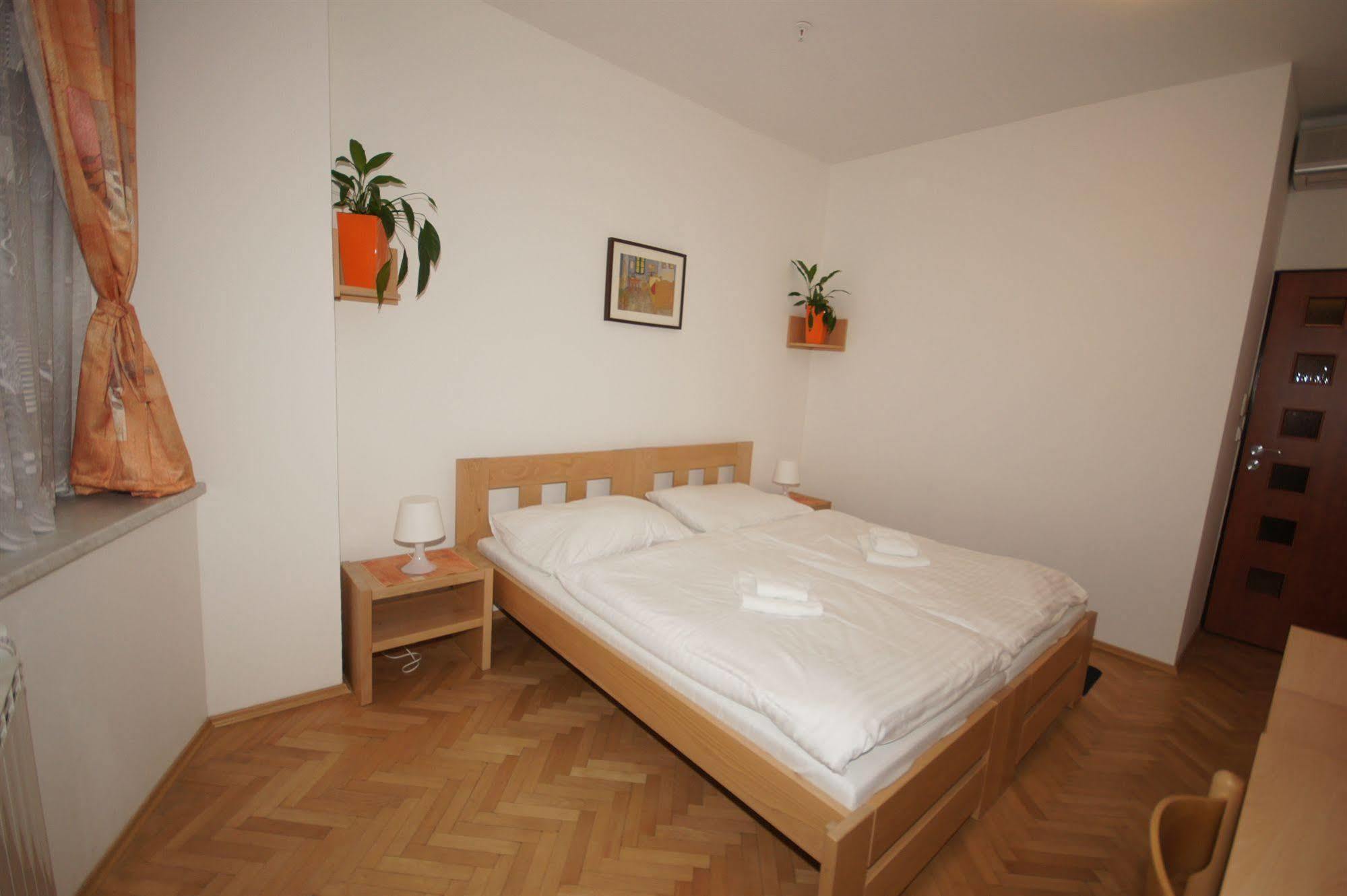 Hotel Garni Rambousek Прага Екстериор снимка
